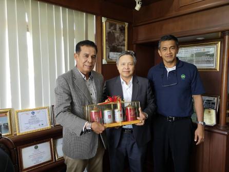 สพม. ร่วมลงนามโครงการจัดซื้อกับเทศบาลตำบลคลองพนพัฒนา