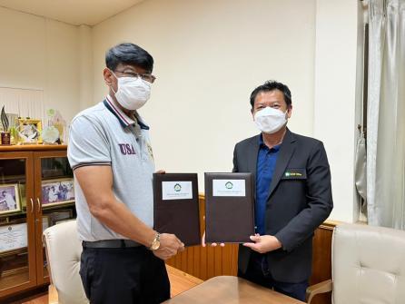 กกจ.สพม. ร่วมลงนามกับ นายไฉน ก้อนทอง นายกฯ อบต.ดงมูลเหล็ก อ.เมือง จ.เพชรบูรณ์