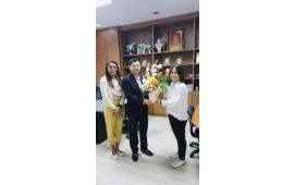 ผู้อำนวยการเขตควบคุมและบริหารหนี้ภาค 10 มอบหมายผู้แทน แสดงความยินดีกับกรรมการผู้จัดการ ท่านใหม่ ของสำนักงานของทุนพัฒนาเมืองในภูมิภาค